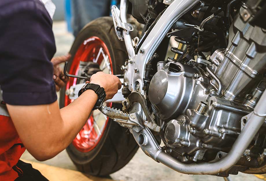 Atelier réparation de moto